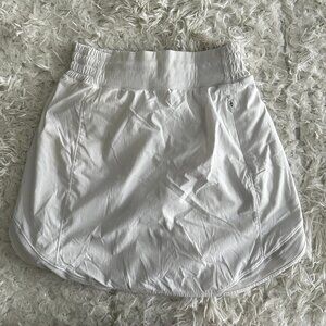 Lululemon Women's White Hotty Hot High-Rise Skirt - Size 2